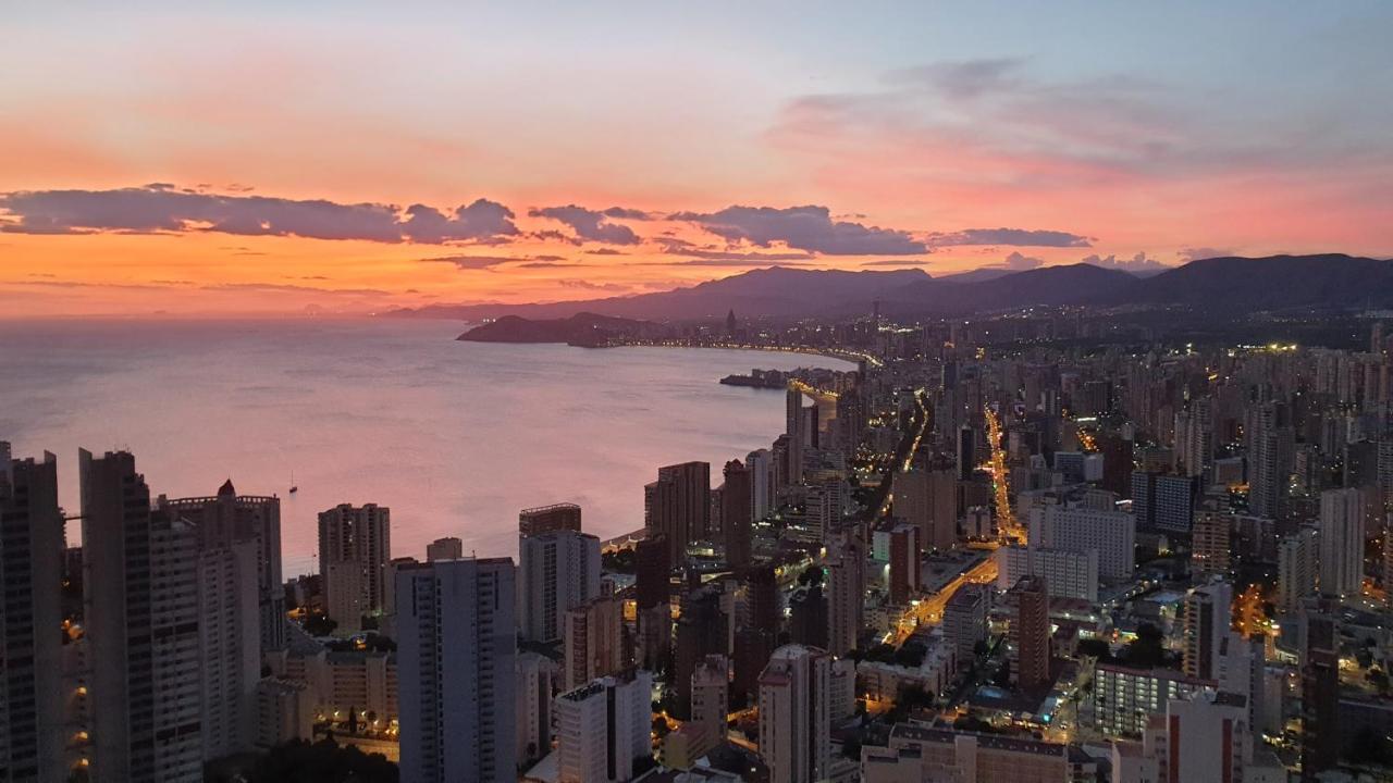 Apartamento Planta 37: Terraza privada con vistas al mar Benidorm Exterior foto